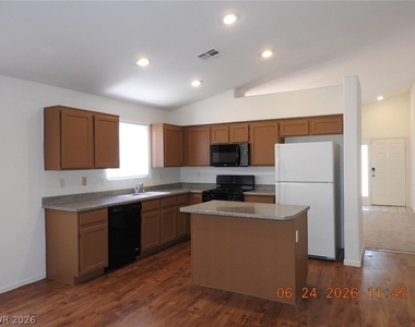 4916 Corsica Island Street - Photo Thumbnail 5
