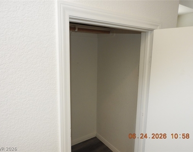 521 Dolphin Peak Court - Photo Thumbnail 3