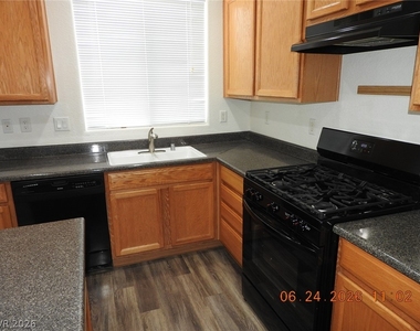 521 Dolphin Peak Court - Photo Thumbnail 12