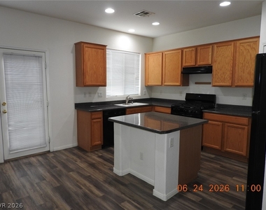 521 Dolphin Peak Court - Photo Thumbnail 10