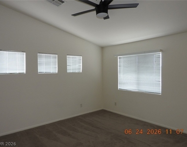 521 Dolphin Peak Court - Photo Thumbnail 22