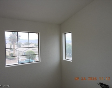 521 Dolphin Peak Court - Photo Thumbnail 33