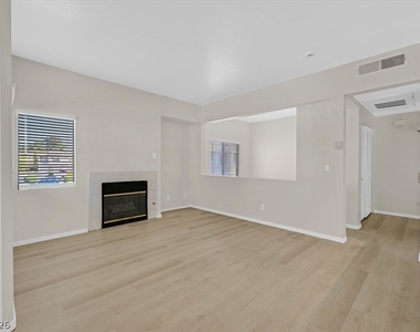 251 S Green Valley Parkway - Photo Thumbnail 26
