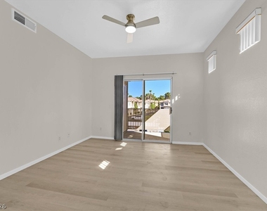 251 S Green Valley Parkway - Photo Thumbnail 19