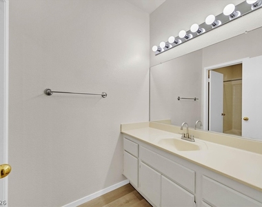 251 S Green Valley Parkway - Photo Thumbnail 14