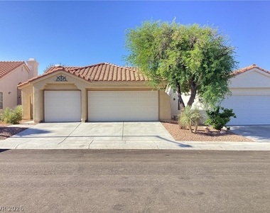 7632 Rockfield Drive - Photo Thumbnail 2