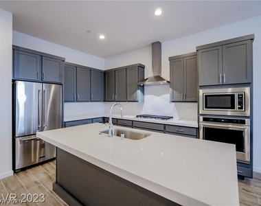 105 Brixton Avenue - Photo Thumbnail 14