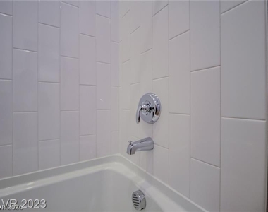 105 Brixton Avenue - Photo Thumbnail 6