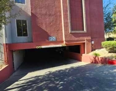 20 Serene Avenue - Photo Thumbnail 17