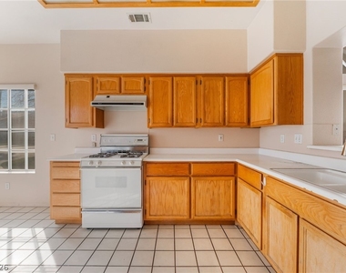 8150 Canto Avenue - Photo Thumbnail 4