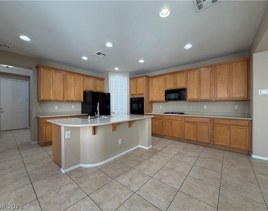 2388 Radio City Street - Photo Thumbnail 6