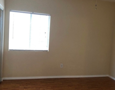 833 Aspen Peak Loop - Photo Thumbnail 14