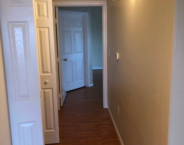833 Aspen Peak Loop - Photo Thumbnail 20