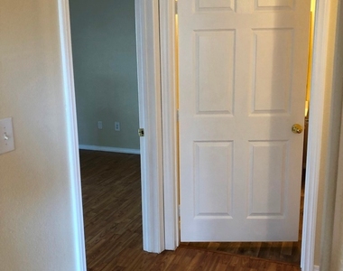 833 Aspen Peak Loop - Photo Thumbnail 11