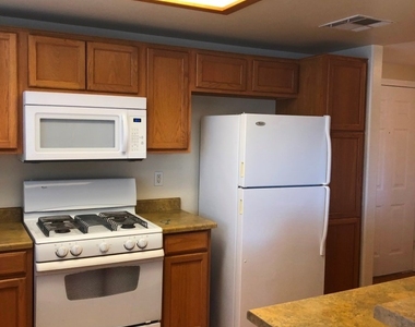 833 Aspen Peak Loop - Photo Thumbnail 8