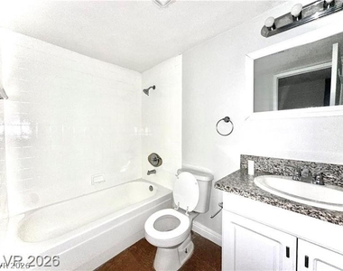 2112 Venus Avenue - Photo Thumbnail 7