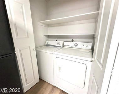 2112 Venus Avenue - Photo Thumbnail 6