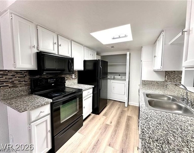 2112 Venus Avenue - Photo Thumbnail 3
