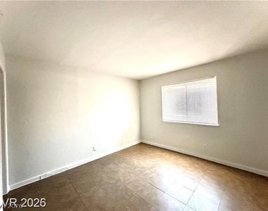 2112 Venus Avenue - Photo Thumbnail 8