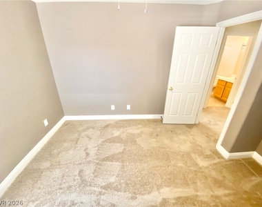 1750 Dark Wolf Avenue - Photo Thumbnail 15