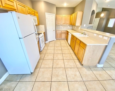 1750 Dark Wolf Avenue - Photo Thumbnail 4