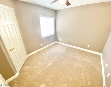 1750 Dark Wolf Avenue - Photo Thumbnail 13