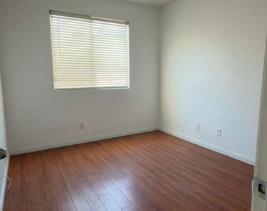 8485 Indigo Harbor Avenue - Photo Thumbnail 18