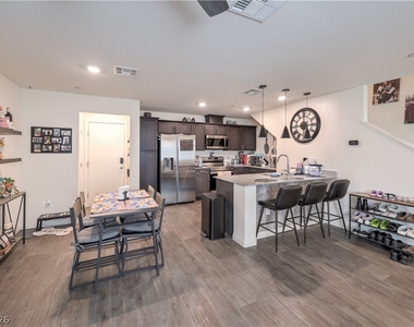 6816 Citron Mist Court - Photo Thumbnail 9