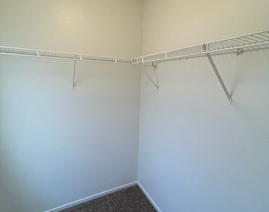 5875 W Santoli Avenue - Photo Thumbnail 8