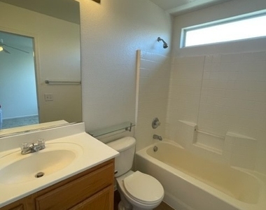 5875 W Santoli Avenue - Photo Thumbnail 10