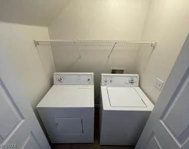 5875 W Santoli Avenue - Photo Thumbnail 7