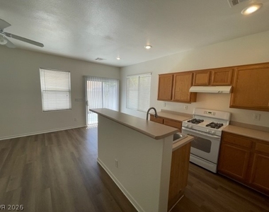 5875 W Santoli Avenue - Photo Thumbnail 5