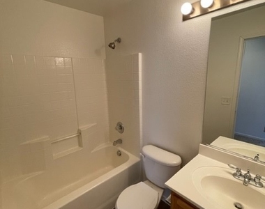5875 W Santoli Avenue - Photo Thumbnail 13