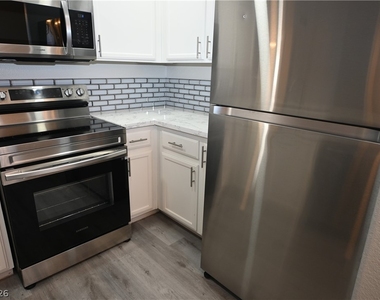 2968 Juniper Hills Boulevard - Photo Thumbnail 7