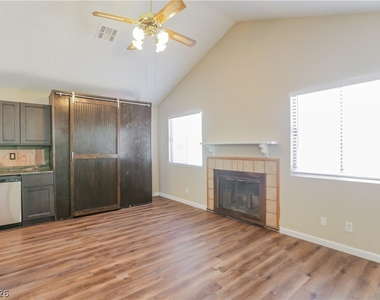 220 Coconut Grove Court - Photo Thumbnail 5