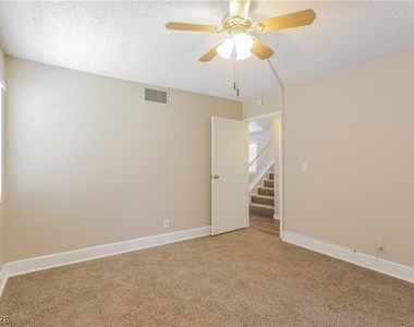 220 Coconut Grove Court - Photo Thumbnail 12