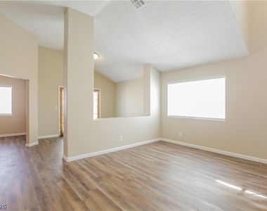 220 Coconut Grove Court - Photo Thumbnail 2