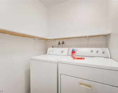 5576 W Rochelle Avenue - Photo Thumbnail 22
