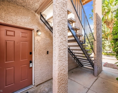 5576 W Rochelle Avenue - Photo Thumbnail 33