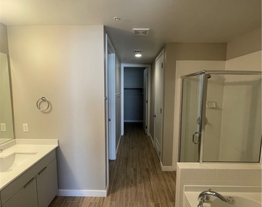 353 E Bonneville Avenue - Photo Thumbnail 10