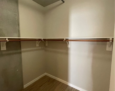 353 E Bonneville Avenue - Photo Thumbnail 14