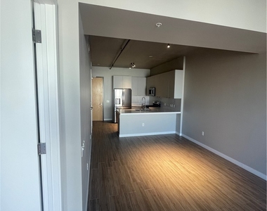 353 E Bonneville Avenue - Photo Thumbnail 4