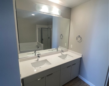 353 E Bonneville Avenue - Photo Thumbnail 11