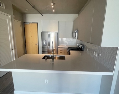 353 E Bonneville Avenue - Photo Thumbnail 2