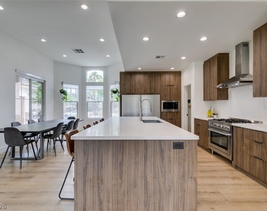 7210 Shallowford Avenue - Photo Thumbnail 24