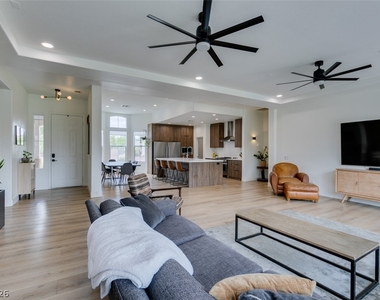 7210 Shallowford Avenue - Photo Thumbnail 6