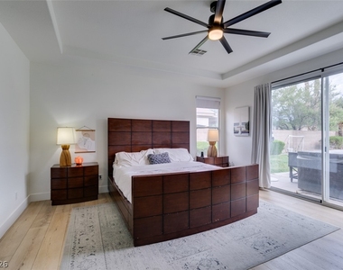 7210 Shallowford Avenue - Photo Thumbnail 40