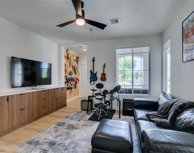 7210 Shallowford Avenue - Photo Thumbnail 31
