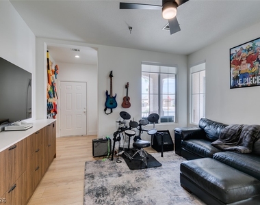 7210 Shallowford Avenue - Photo Thumbnail 32