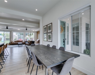 7210 Shallowford Avenue - Photo Thumbnail 19